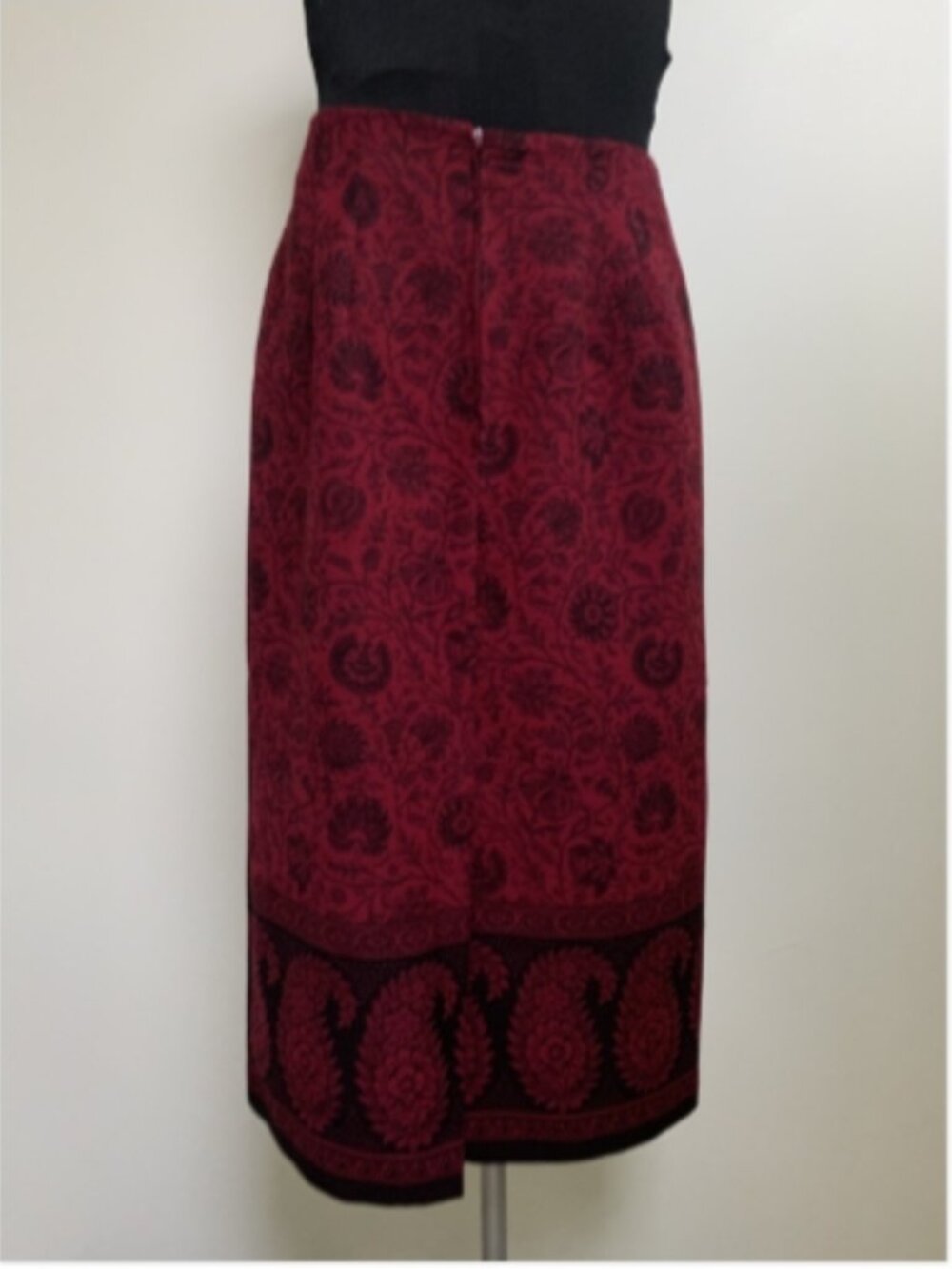 Briggs Skirt-Magenta Black Paisley Pattern-Poly Spandex-Moleskin Like-10P